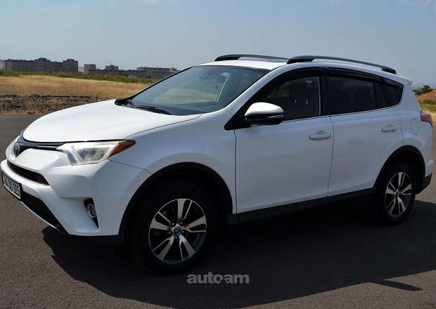 Toyota Rav 4 2018 — photo 3