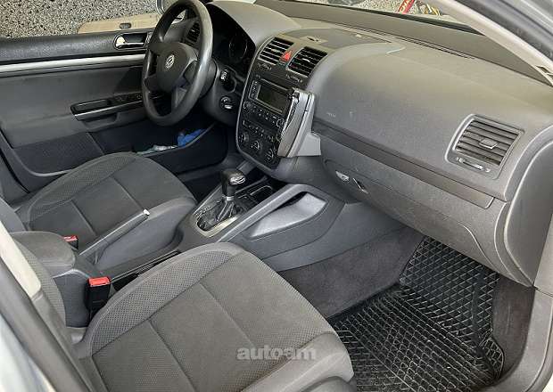 Volkswagen Golf 2005 — լուսանկար 8
