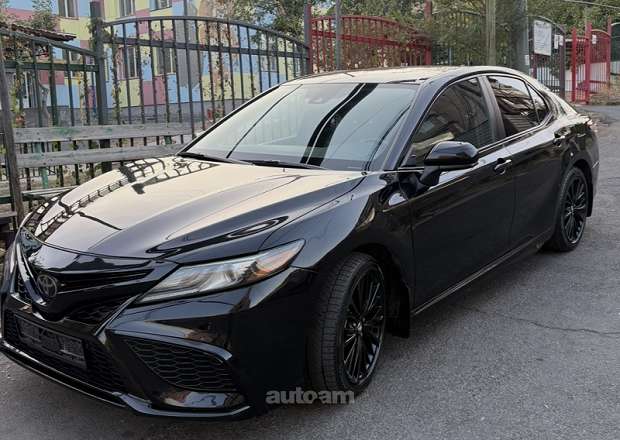 Toyota Camry 2020 — լուսանկար 1