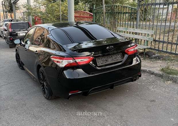 Toyota Camry 2020 — լուսանկար 5