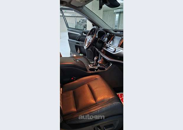 Toyota Highlander 2017 — լուսանկար 9