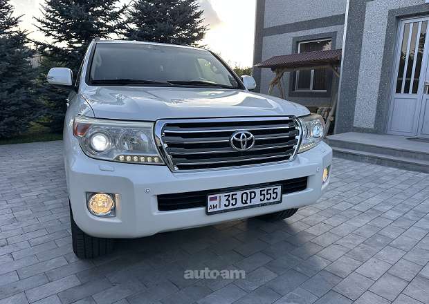 Toyota Land Cruiser 200 2013 — լուսանկար 15