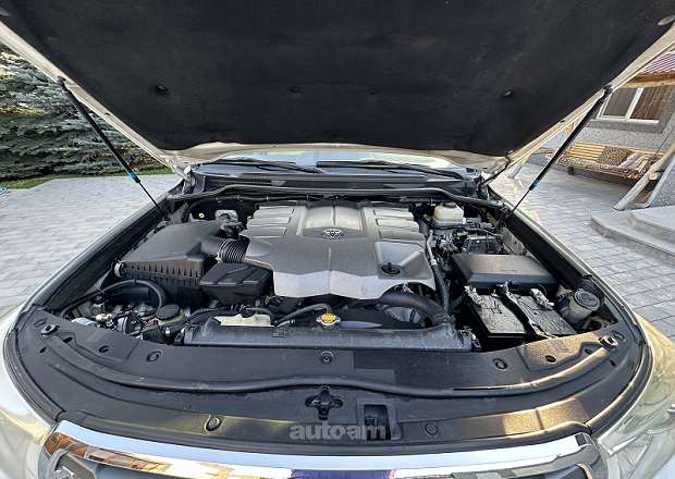 Toyota Land Cruiser 200 2013 — լուսանկար 13