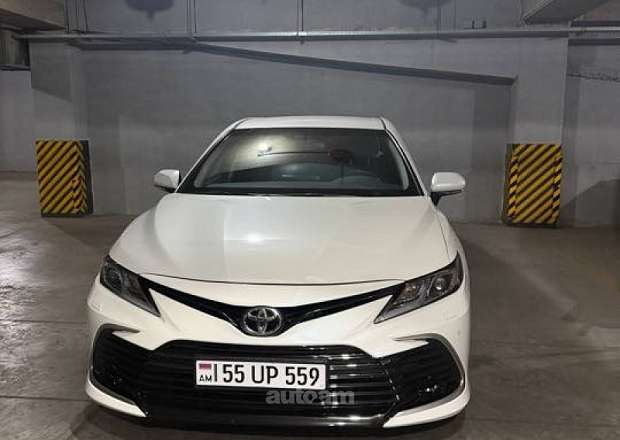 Toyota Camry 2023 — լուսանկար 1