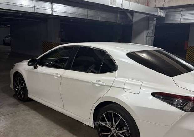 Toyota Camry 2023 — լուսանկար 5