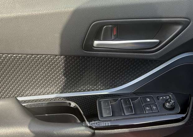 Toyota C-HR 2019 — photo 6