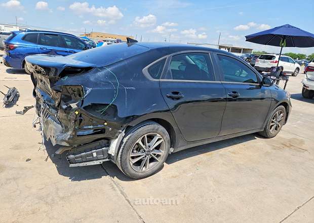 Kia Forte 2023 — photo 3