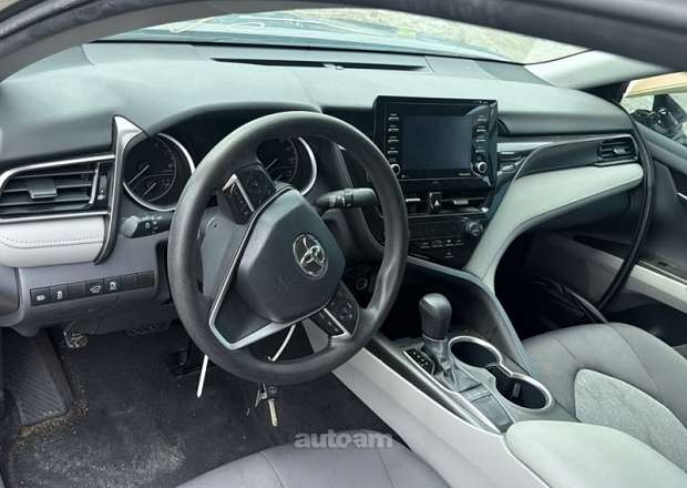 Toyota Camry 2021 — լուսանկար 2