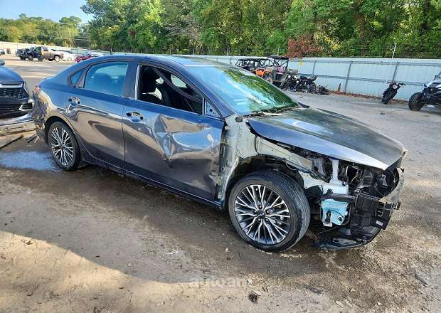 Kia Forte 2023 — photo 4