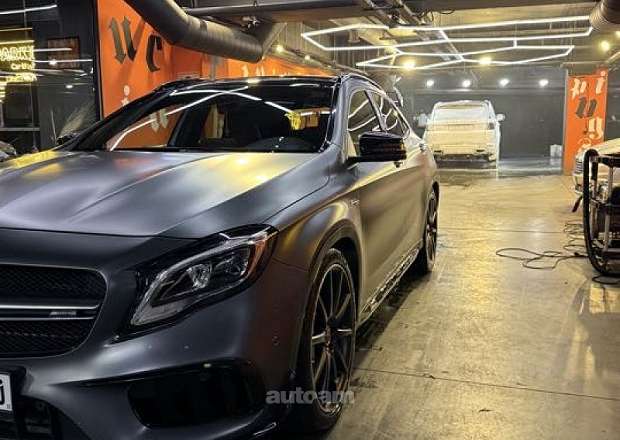 Mercedes-Benz GLA 45 AMG