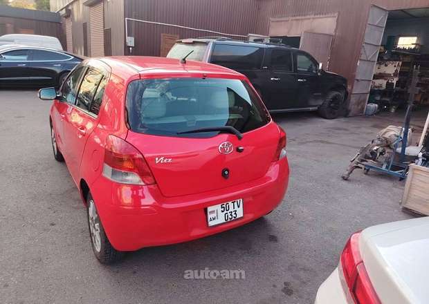 Toyota Vitz 2010 — photo 3