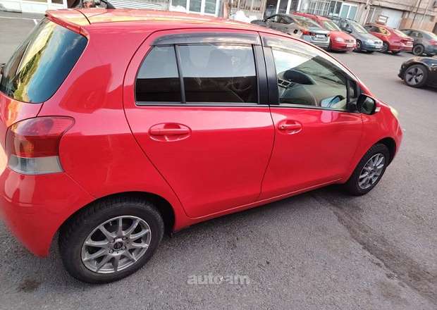 Toyota Vitz 2010 — photo 4