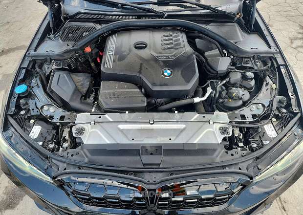 BMW 330