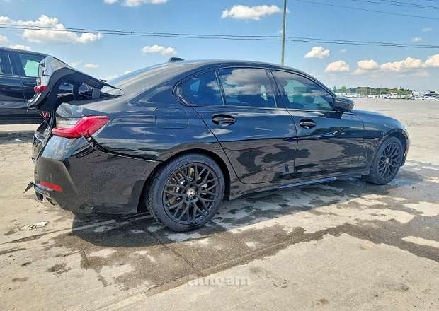 BMW 330