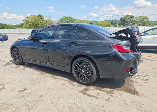BMW 330