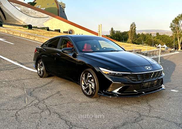 Hyundai Elantra 2024 — լուսանկար 2