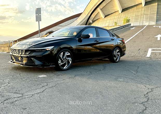 Hyundai Elantra 2024 — լուսանկար 3