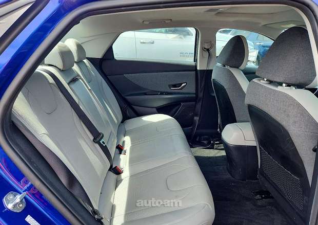 Hyundai Elantra 2021 — լուսանկար 8