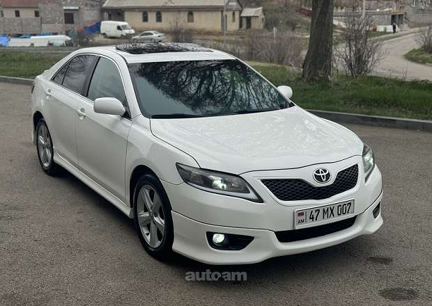 Toyota Camry 2011 — լուսանկար 2