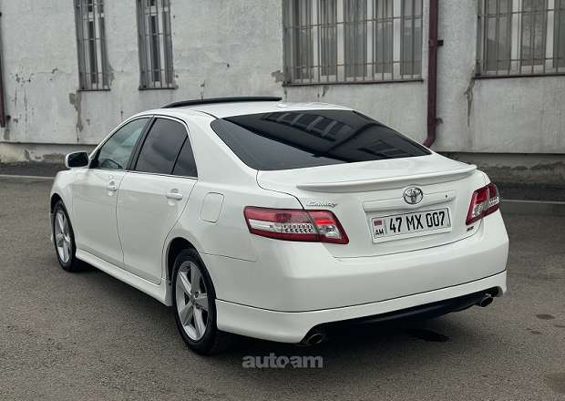 Toyota Camry 2011 — լուսանկար 4