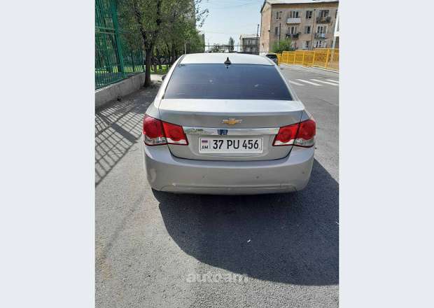 Chevrolet Cruze 2009 — լուսանկար 3