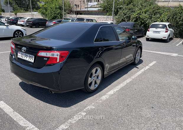 Toyota Camry 2013 — լուսանկար 3