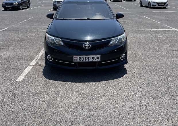 Toyota Camry 2013 — լուսանկար 1