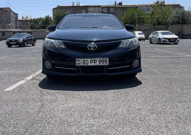 Toyota Camry 2013 — լուսանկար 2