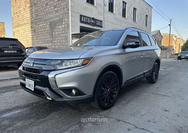 Mitsubishi Outlander 2020 — фото 3