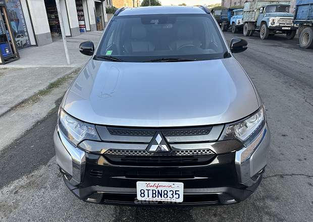 Mitsubishi Outlander 2020 — фото 2