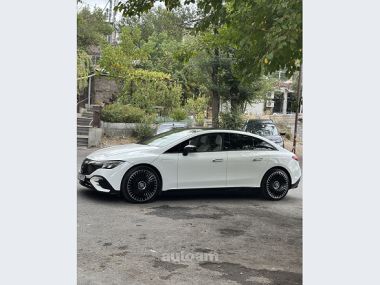 Mercedes-Benz EQE  2024 