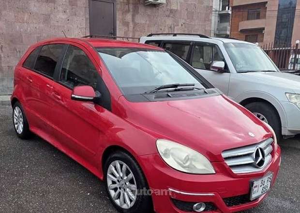 Mercedes-Benz B 180 2009 — լուսանկար 1