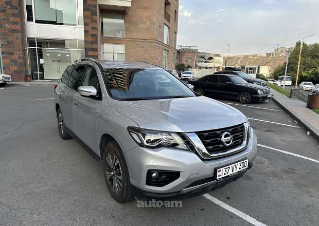 Nissan Pathfinder 2017 — photo 2