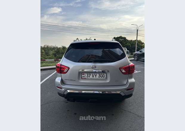 Nissan Pathfinder 2017 — photo 3