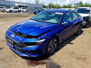 Hyundai Elantra  2024 