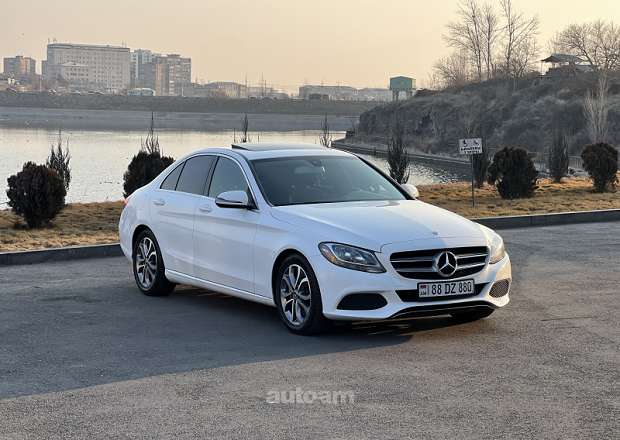 Mercedes-Benz C 300 2018 — լուսանկար 1