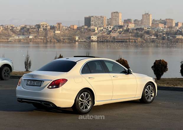 Mercedes-Benz C 300 2018 — լուսանկար 2