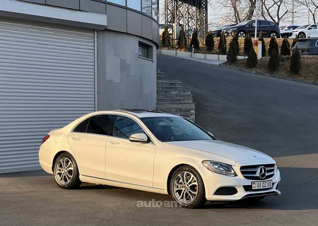 Mercedes-Benz C 300 2018 — լուսանկար 3