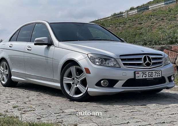 Mercedes-Benz C 300 2010 — photo 1