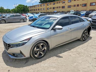 Hyundai Elantra  2020 