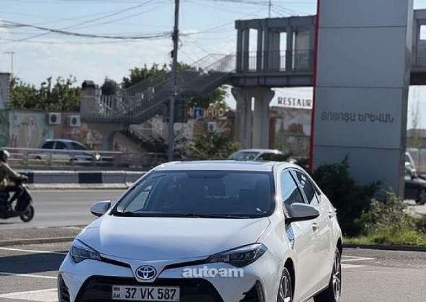 Toyota Corolla 2015 — լուսանկար 1