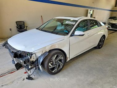 Hyundai Elantra  2024 