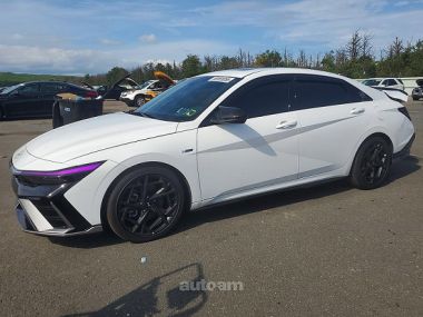 Hyundai Elantra  2024 