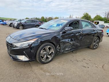 Hyundai Elantra  2022 