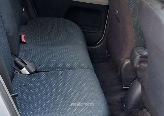 Toyota Vitz 2006 — լուսանկար 10
