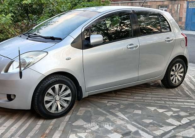 Toyota Vitz 2006 — լուսանկար 1