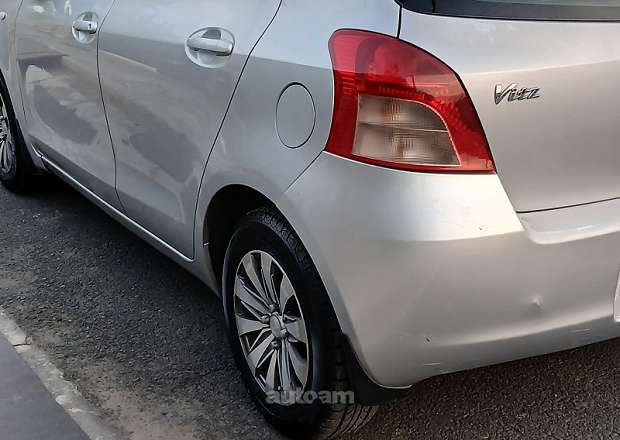 Toyota Vitz 2006 — լուսանկար 6