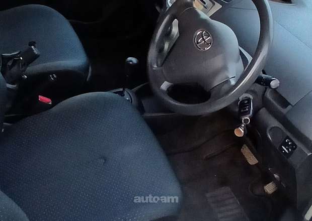 Toyota Vitz 2006 — լուսանկար 8