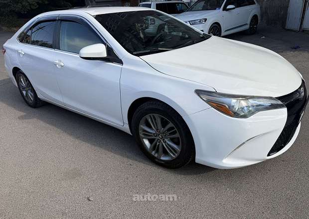 Toyota Camry 2015 — լուսանկար 1
