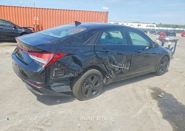Hyundai Elantra 2023 — լուսանկար 4